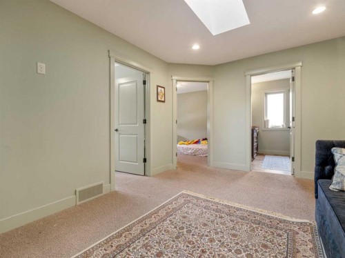 128 Sixmile Common South, Lethbridge, AB - Indoor Photo Showing Other Room