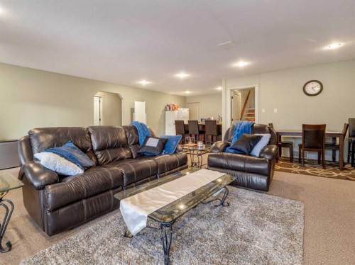 128 Sixmile Common South, Lethbridge, AB - Indoor Photo Showing Living Room