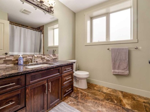 128 Sixmile Common South, Lethbridge, AB - Indoor Photo Showing Bathroom