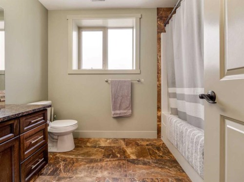 128 Sixmile Common South, Lethbridge, AB - Indoor Photo Showing Bathroom