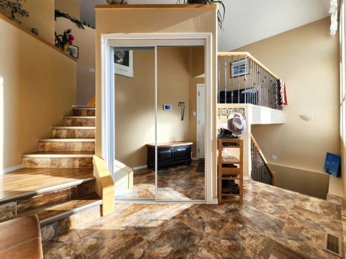 52 Squamish Crescent West, Lethbridge, AB - Indoor Photo Showing Other Room