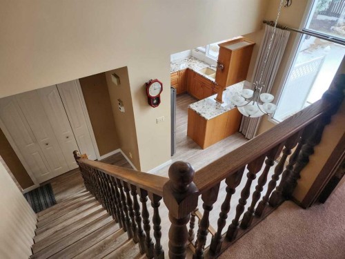 15 Elm Crescent South, Lethbridge, AB - Indoor Photo Showing Other Room