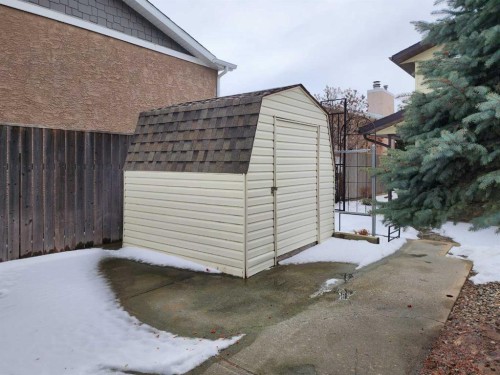 15 Elm Crescent South, Lethbridge, AB - Outdoor With Exterior