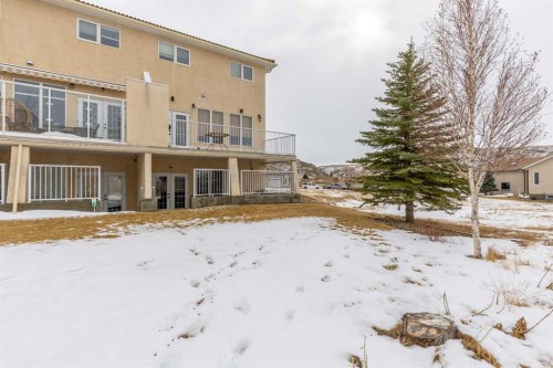 4-369 Canyon Boulevard West, Lethbridge, AB - Outdoor