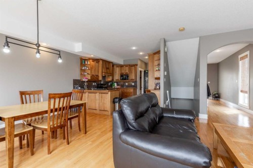 4-369 Canyon Boulevard West, Lethbridge, AB - Indoor