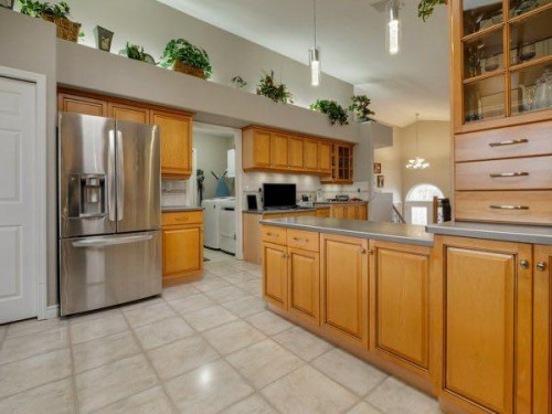 76 Grand River Boulevard West, Lethbridge, AB - Indoor Photo Showing Kitchen
