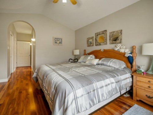76 Grand River Boulevard West, Lethbridge, AB - Indoor Photo Showing Bedroom