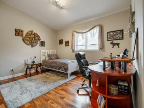 76 Grand River Boulevard West, Lethbridge, AB - Indoor