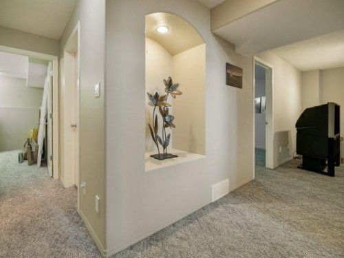 76 Grand River Boulevard West, Lethbridge, AB - Indoor Photo Showing Other Room