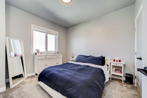 1029 Livingston Way, Pincher Creek, AB - Indoor Photo Showing Bedroom