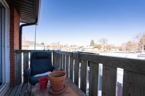 2-29 Meadowlark Boulevard North, Lethbridge, AB - Outdoor With Exterior