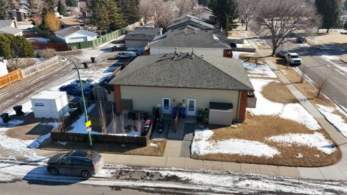 2-29 Meadowlark Boulevard North, Lethbridge, AB - Outdoor