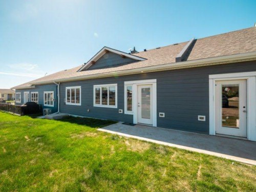 721 7 Avenue West, Cardston, AB - Outdoor