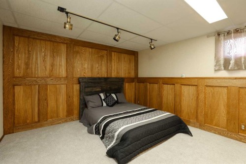 4803 59 Avenue, Taber, AB - Indoor Photo Showing Bedroom