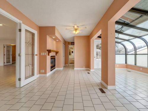 2123 10 Avenue South, Lethbridge, AB - Indoor Photo Showing Other Room