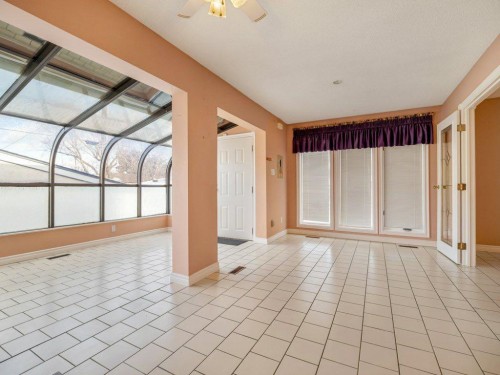 2123 10 Avenue South, Lethbridge, AB - Indoor Photo Showing Other Room