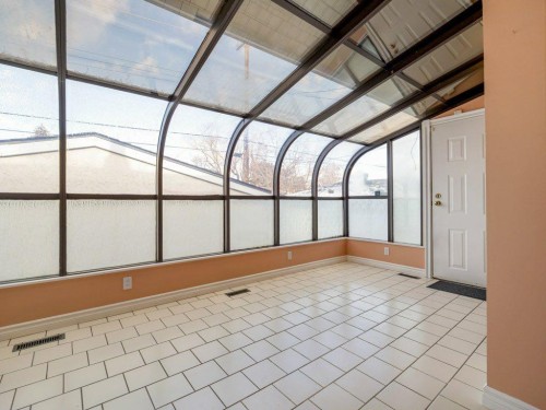 2123 10 Avenue South, Lethbridge, AB - Indoor Photo Showing Other Room