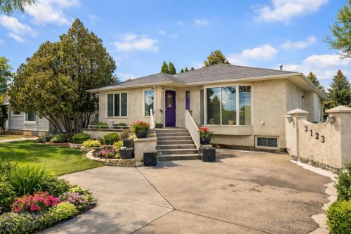 2123 10 Avenue SOUTH Lethbridge, AB T1K 0C3