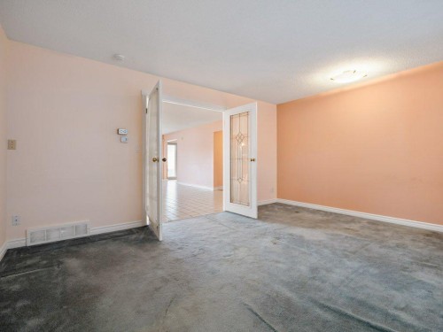 2123 10 Avenue South, Lethbridge, AB - Indoor Photo Showing Other Room