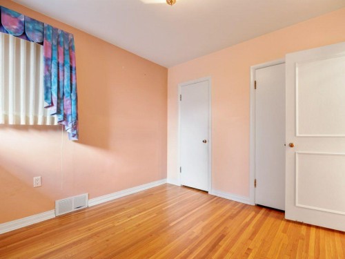 2123 10 Avenue South, Lethbridge, AB - Indoor Photo Showing Other Room