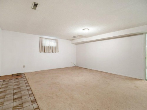 2123 10 Avenue South, Lethbridge, AB - Indoor Photo Showing Other Room