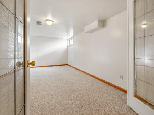 2123 10 Avenue South, Lethbridge, AB - Indoor Photo Showing Other Room