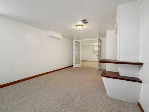 2123 10 Avenue South, Lethbridge, AB - Indoor Photo Showing Other Room