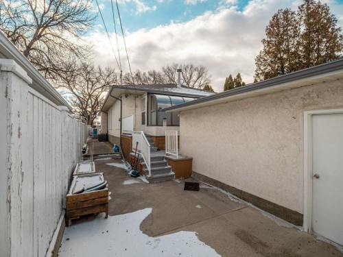 2123 10 Avenue South, Lethbridge, AB - Outdoor