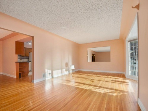 2123 10 Avenue South, Lethbridge, AB - Indoor Photo Showing Other Room