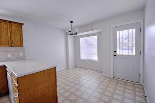 4912 41 St, Taber, AB - Indoor