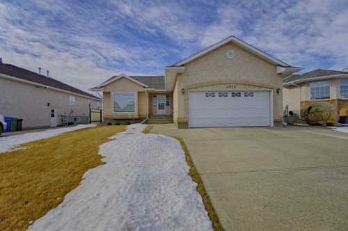 4912 41 St, Taber, AB - Outdoor