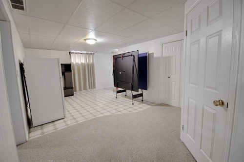 4912 41 St, Taber, AB - Indoor Photo Showing Other Room