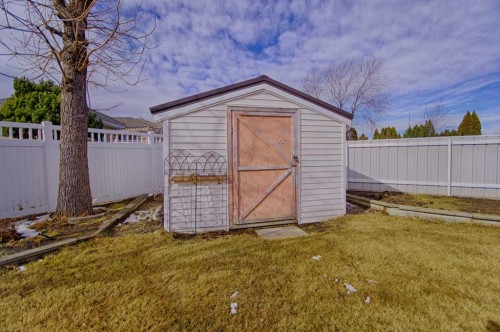 4912 41 St, Taber, AB - Outdoor