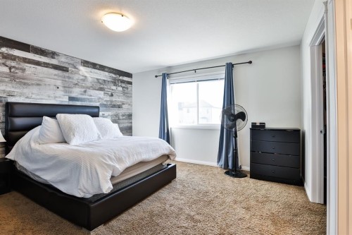 437 Twinriver Road West, Lethbridge, AB - Indoor Photo Showing Bedroom