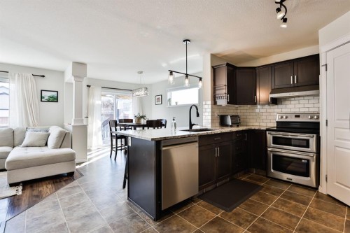 437 Twinriver Road West, Lethbridge, AB - Indoor Photo Showing Kitchen With Stainless Steel Kitchen With Upgraded Kitchen
