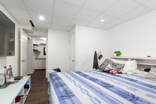 10-545 Highlands Boulevard West, Lethbridge, AB - Indoor Photo Showing Bedroom