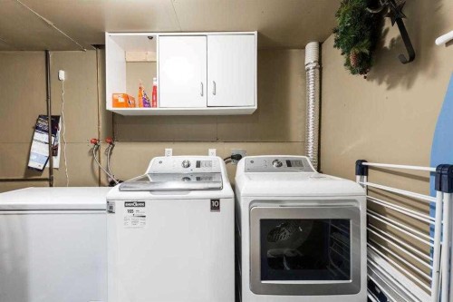 93 Simon Fraser Boulevard West, Lethbridge, AB 