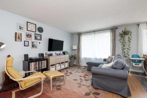 93 Simon Fraser Boulevard West, Lethbridge, AB 