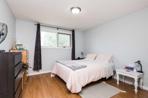 93 Simon Fraser Boulevard West, Lethbridge, AB 