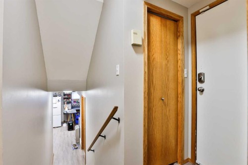 18 Harvard Crescent West, Lethbridge, AB - Indoor Photo Showing Other Room