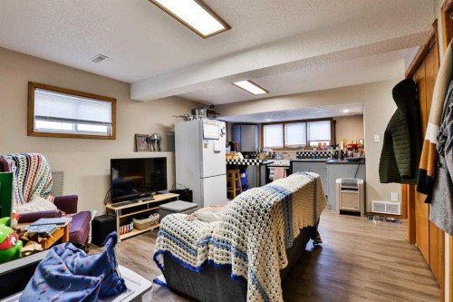 18 Harvard Crescent West, Lethbridge, AB - Indoor