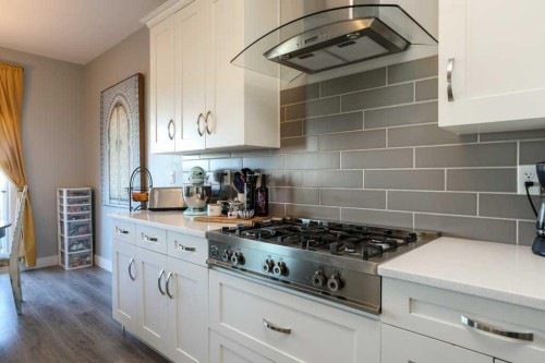 502 Bluebell Lane West, Lethbridge, AB - Indoor Photo Showing Kitchen With Upgraded Kitchen