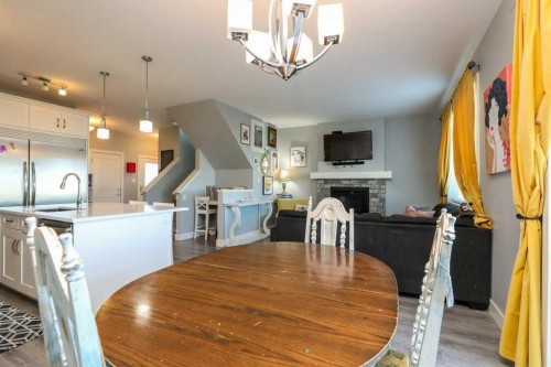 502 Bluebell Lane West, Lethbridge, AB - Indoor Photo Showing Dining Room