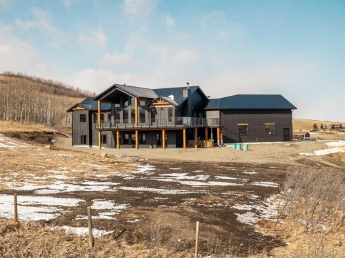 6203 775 Highway  Pincher Creek, AB T0K 1W0