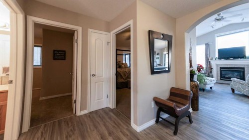 65 Heritage Circle West, Lethbridge, AB - Indoor Photo Showing Bathroom