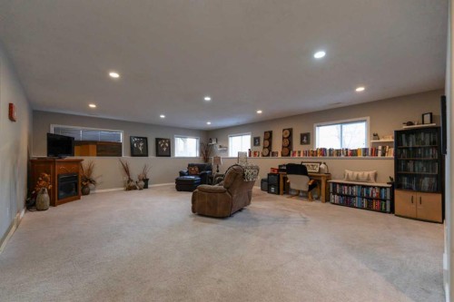 65 Heritage Circle West, Lethbridge, AB - Indoor Photo Showing Basement