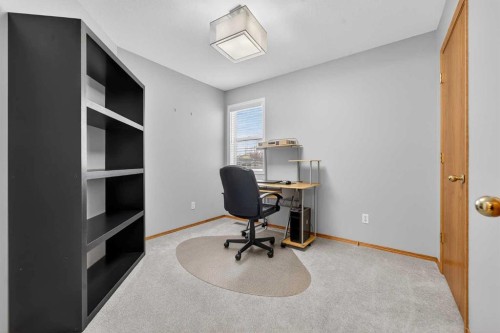 95 Stoney Crescent West, Lethbridge, AB - Indoor