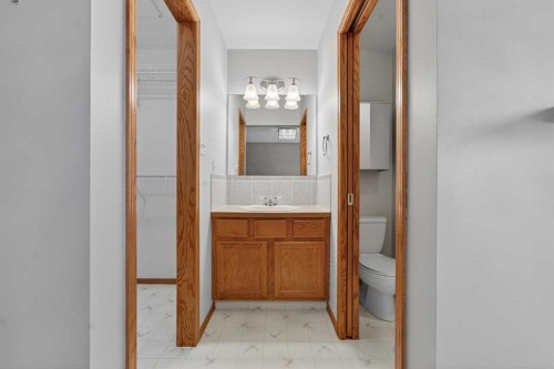 95 Stoney Crescent West, Lethbridge, AB - Indoor