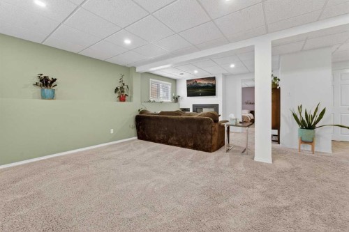 95 Stoney Crescent West, Lethbridge, AB - Indoor