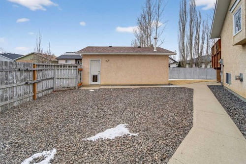 95 Stoney Crescent West, Lethbridge, AB - Outdoor